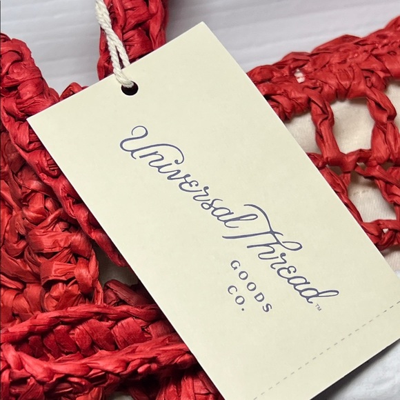 Universal Thread Spritz, Red and White- Crochet Mesh Tote Crossbody Bag. - Picture 3 of 8